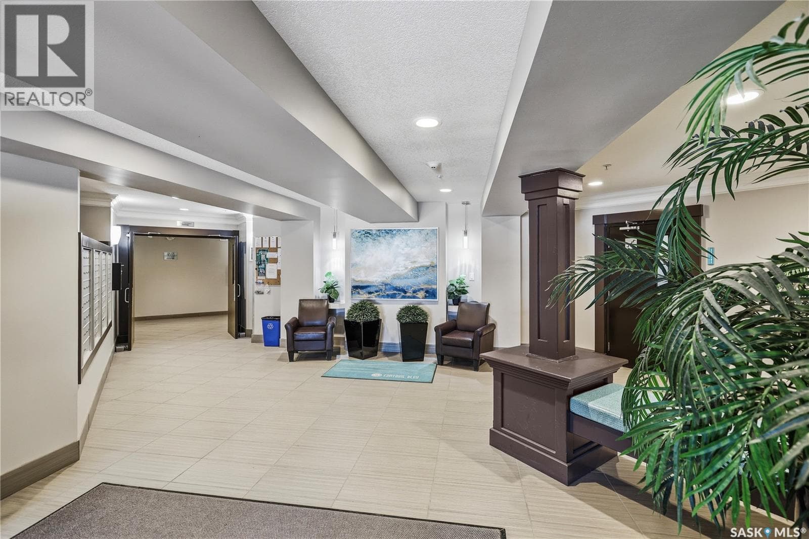 325 5303 Universal CRESCENT — photo 3