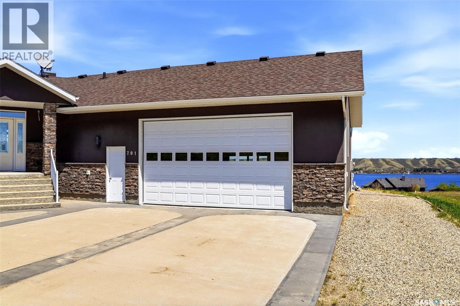 701 Saskatoon DRIVE — photo 3