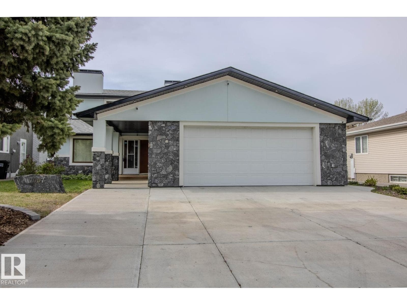 7007 10 AV NW