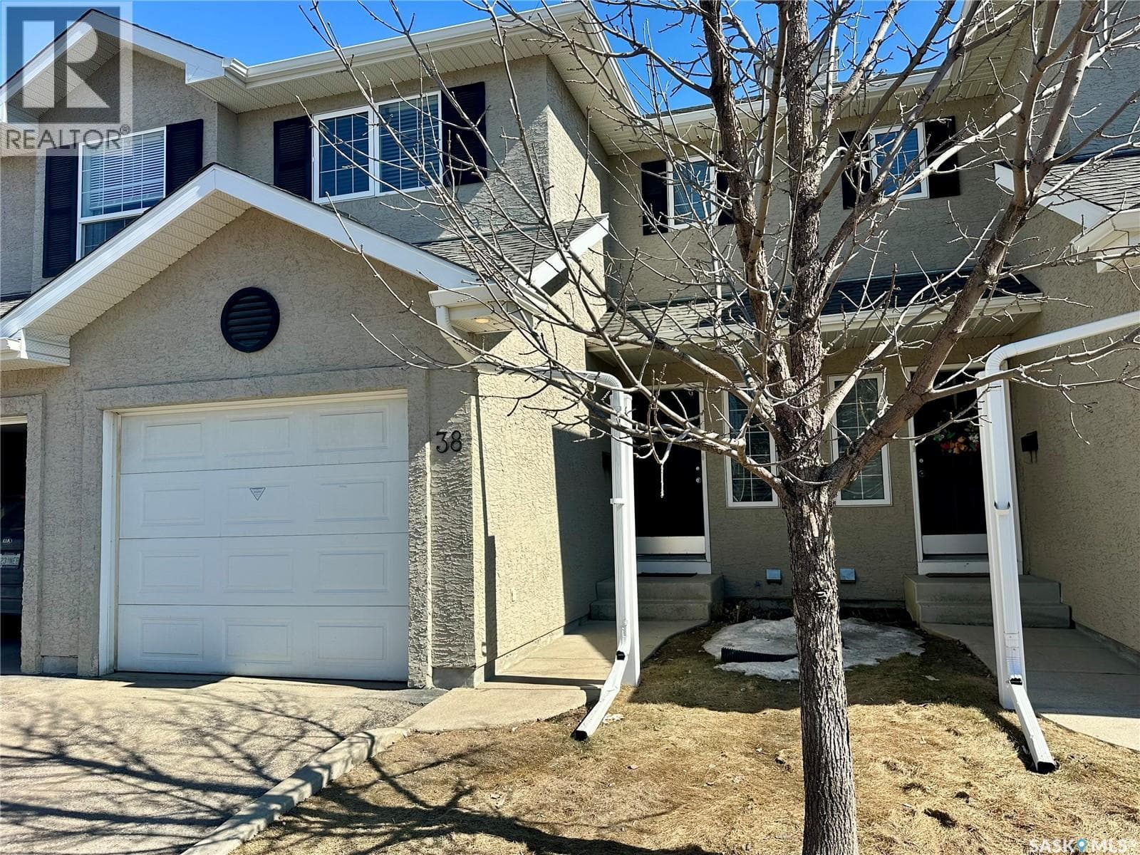 38 103 BANYAN CRESCENT