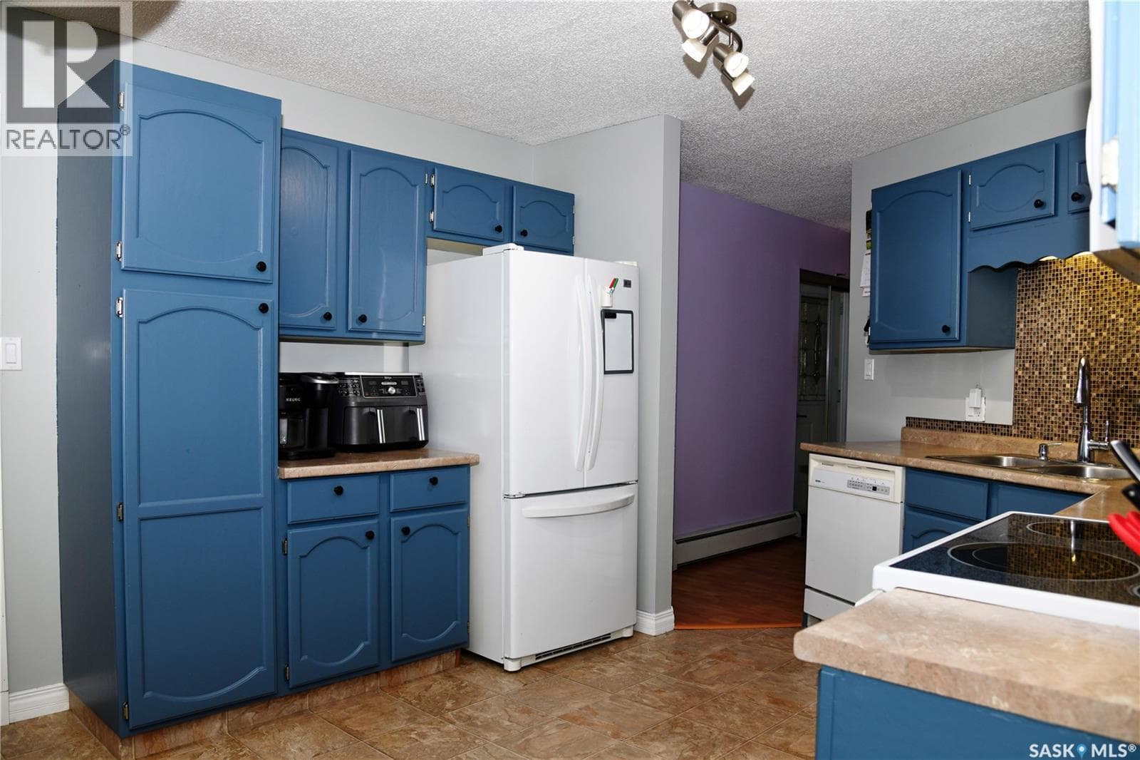 134 Cooper CRESCENT — photo 4