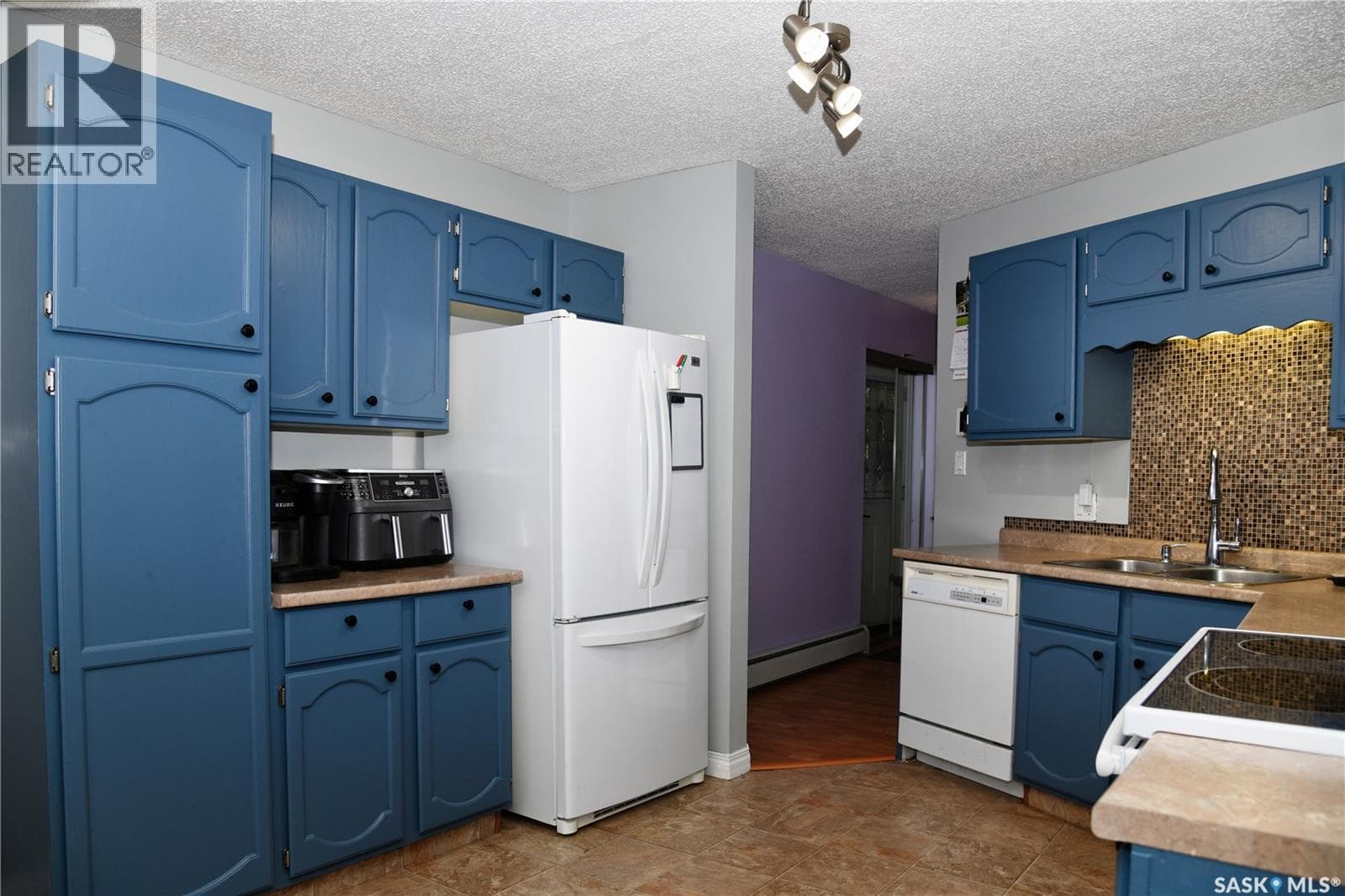 134 Cooper CRESCENT — photo 5