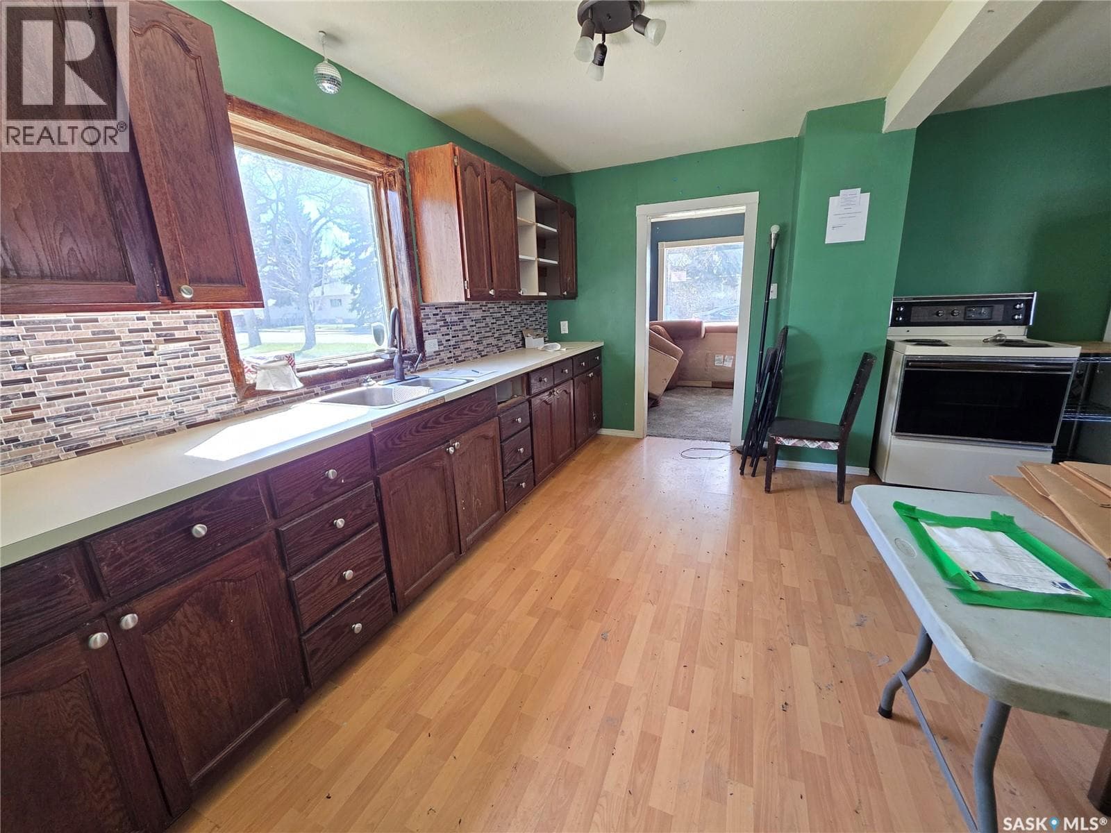 6371 Queens AVENUE — photo 5