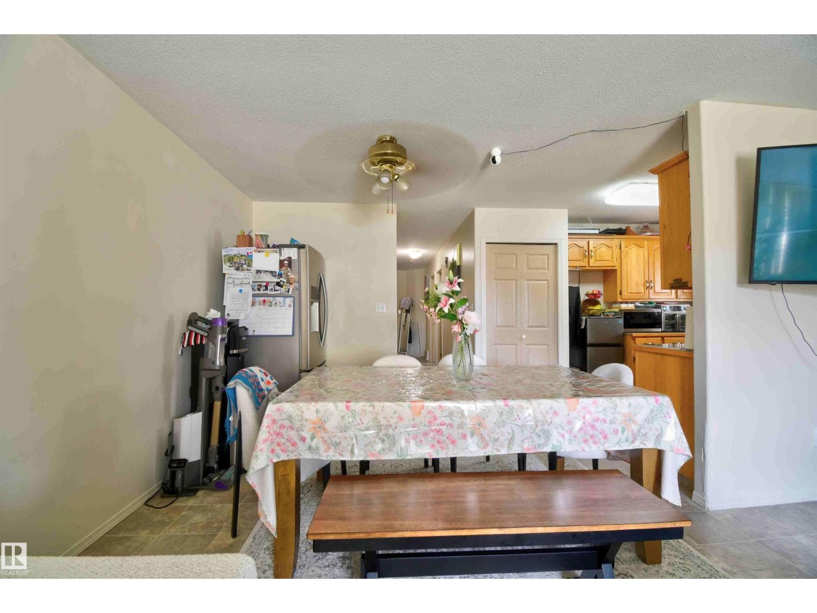 4718/4720 46 AV — photo 5
