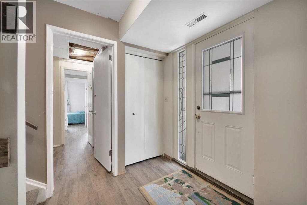 3905 51A Street — photo 3