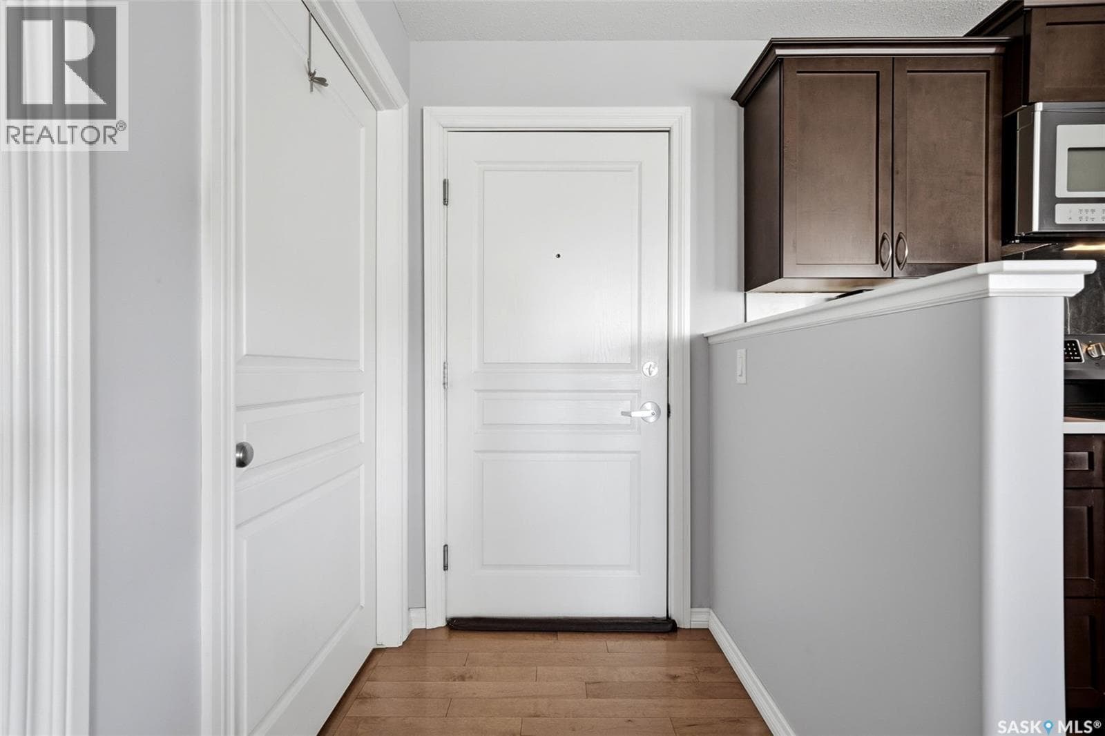 217 1621 Dakota DRIVE — photo 3