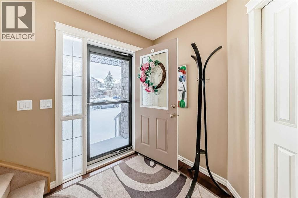 41 Kincora Drive NW — photo 2
