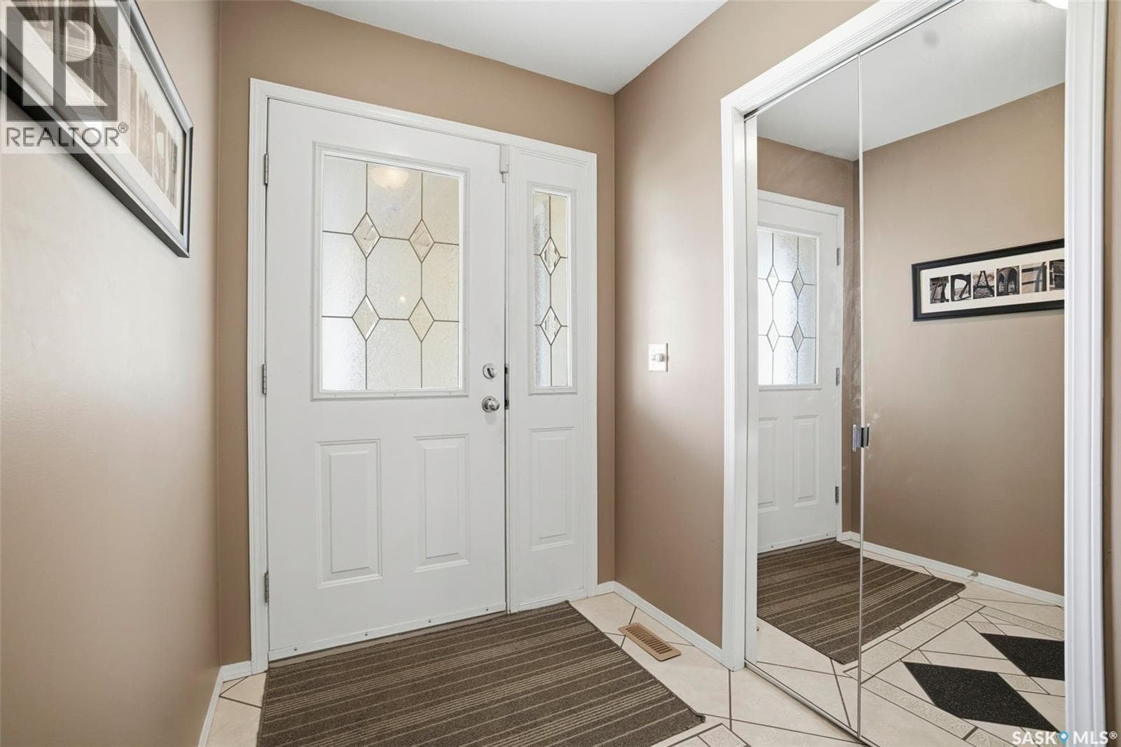 1 330 Stodola COURT — photo 3