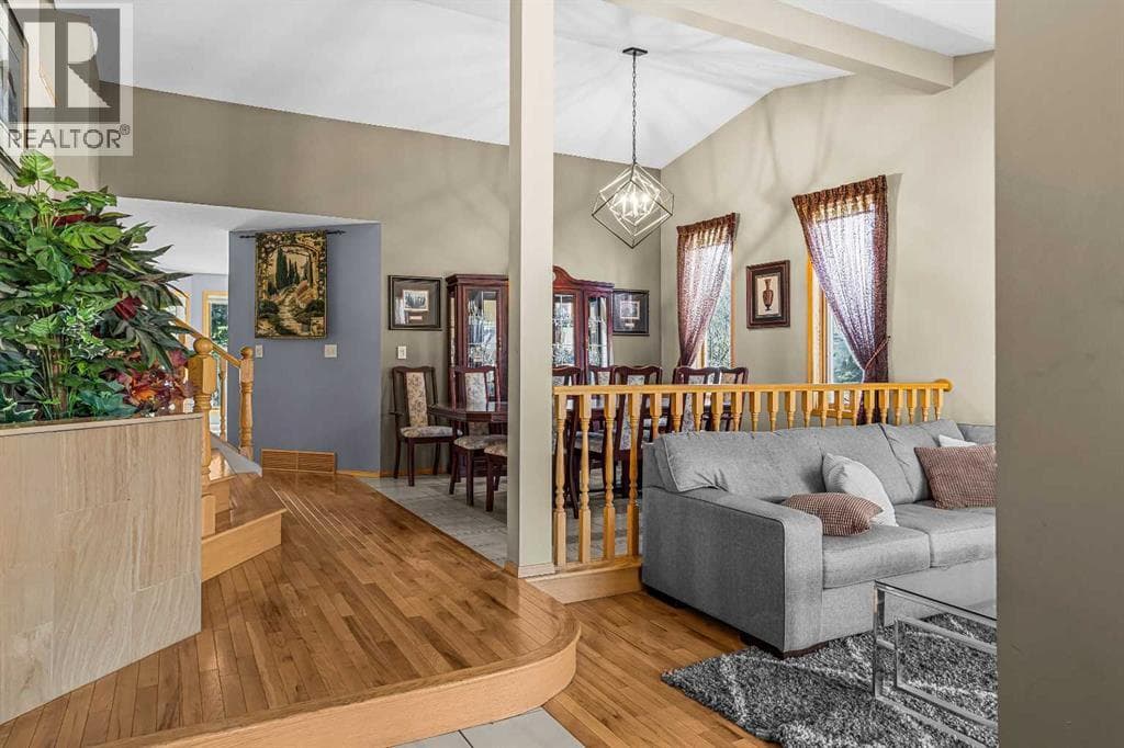 260 Grizzly Crescent — photo 3