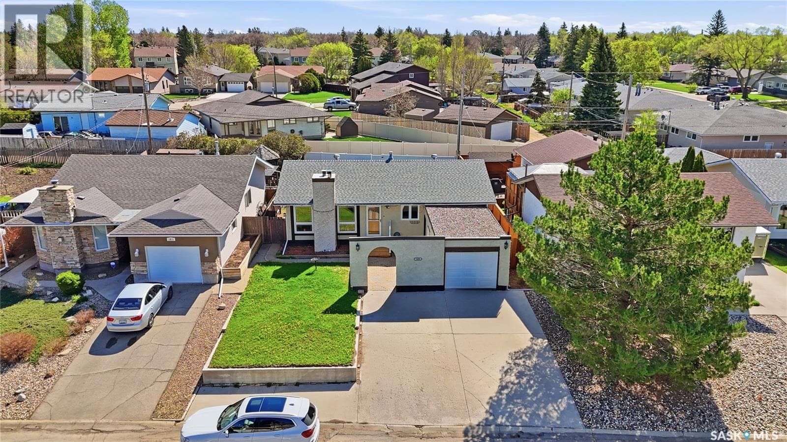 1009 Corman CRESCENT