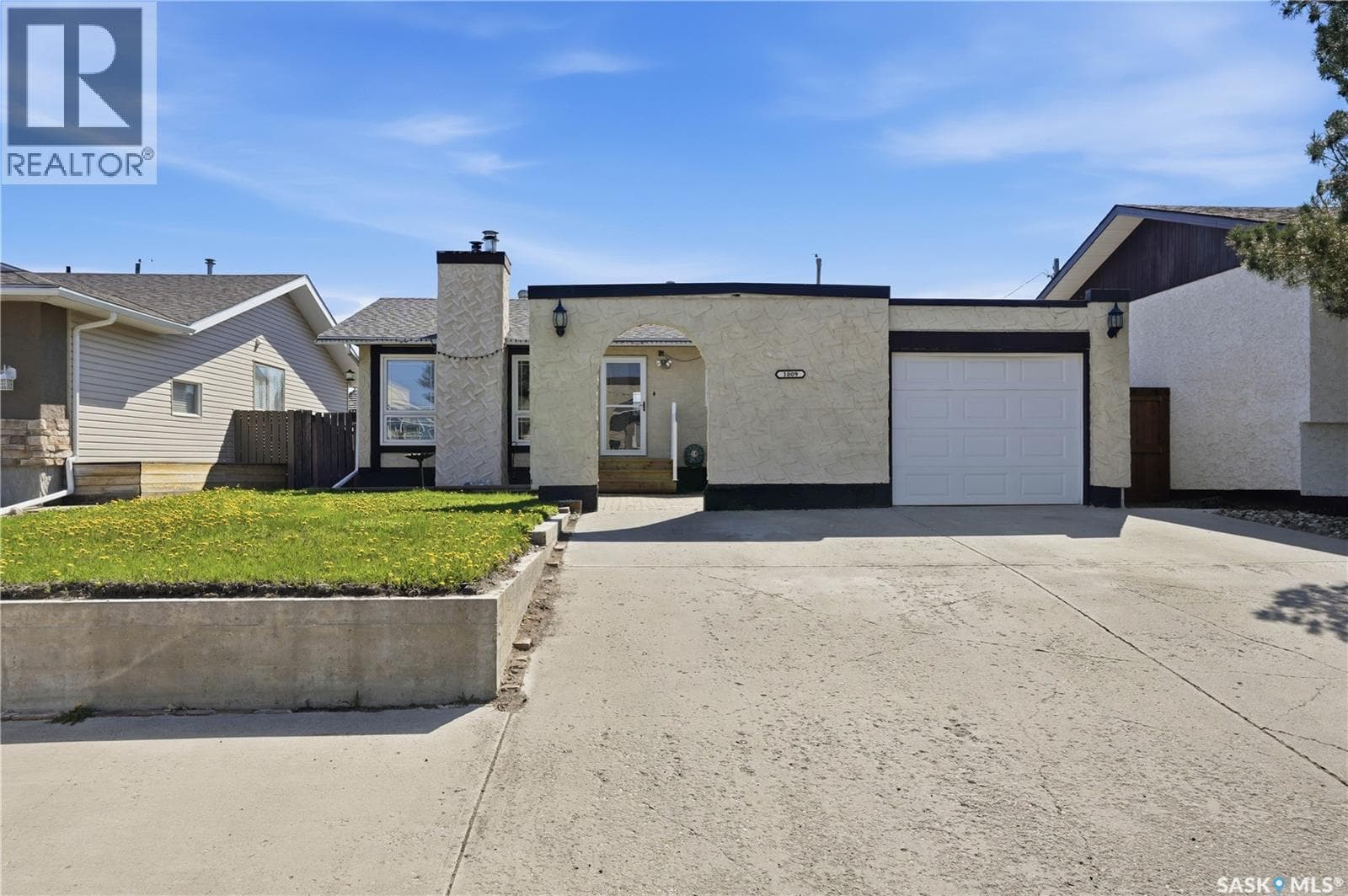 1009 Corman CRESCENT — photo 3