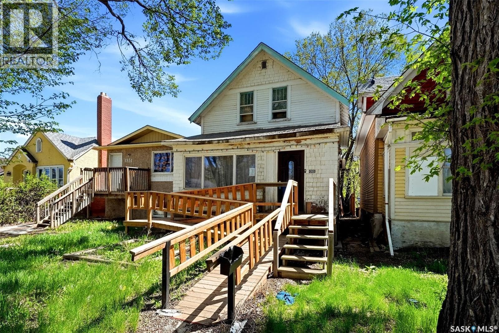 1355 Retallack STREET