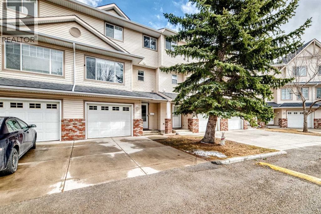 110 Country Hills Cove NW