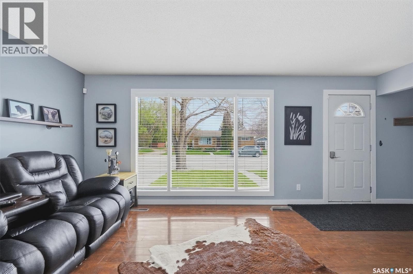 3 bed 2 bath single family at 31 Bence CRESCENT — $399,900 — photo 7