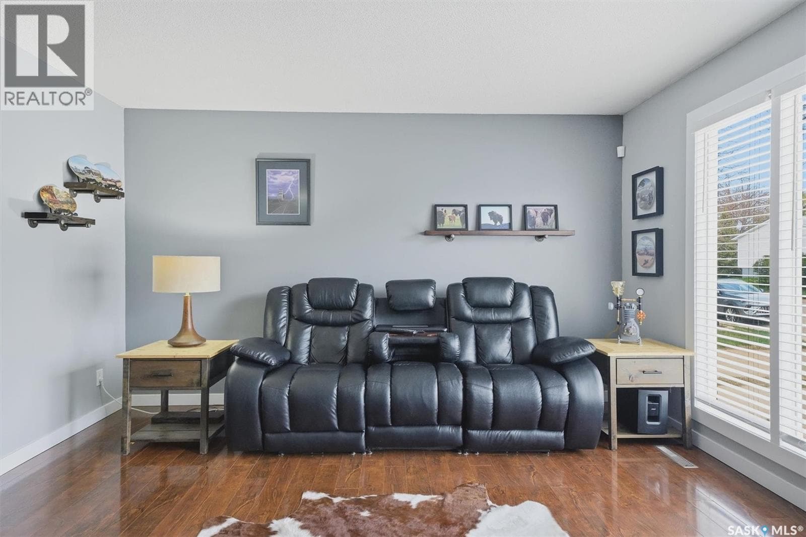 3 bed 2 bath single family at 31 Bence CRESCENT — $399,900 — photo 8