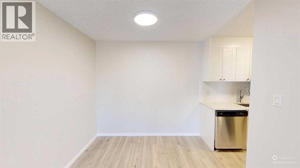 202, 405 Columbia Boulevard W — photo 4