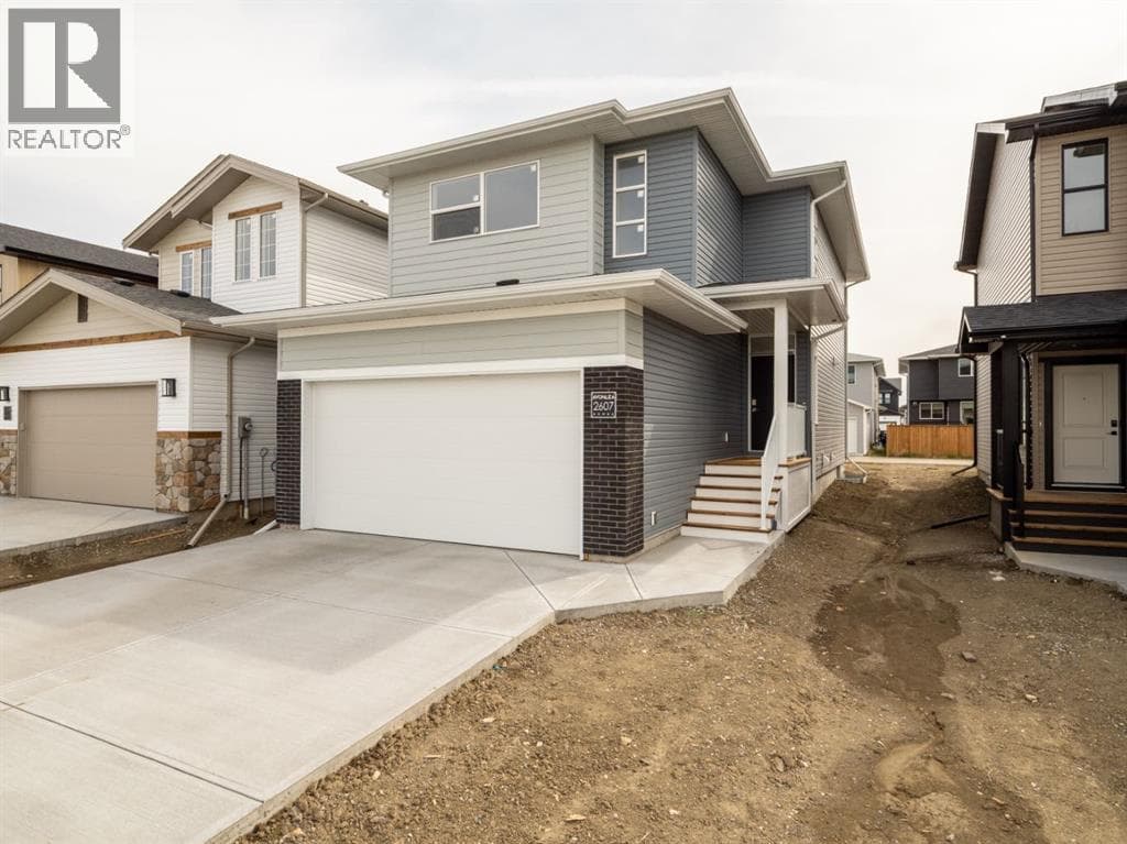 738 Violet Place W — photo 2