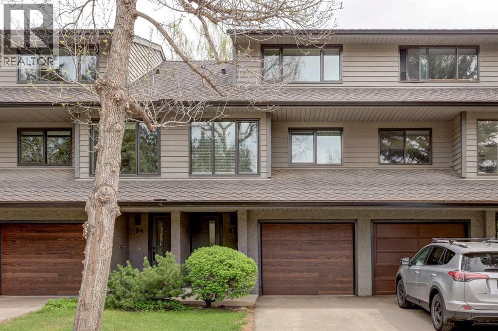 82 Point Drive NW