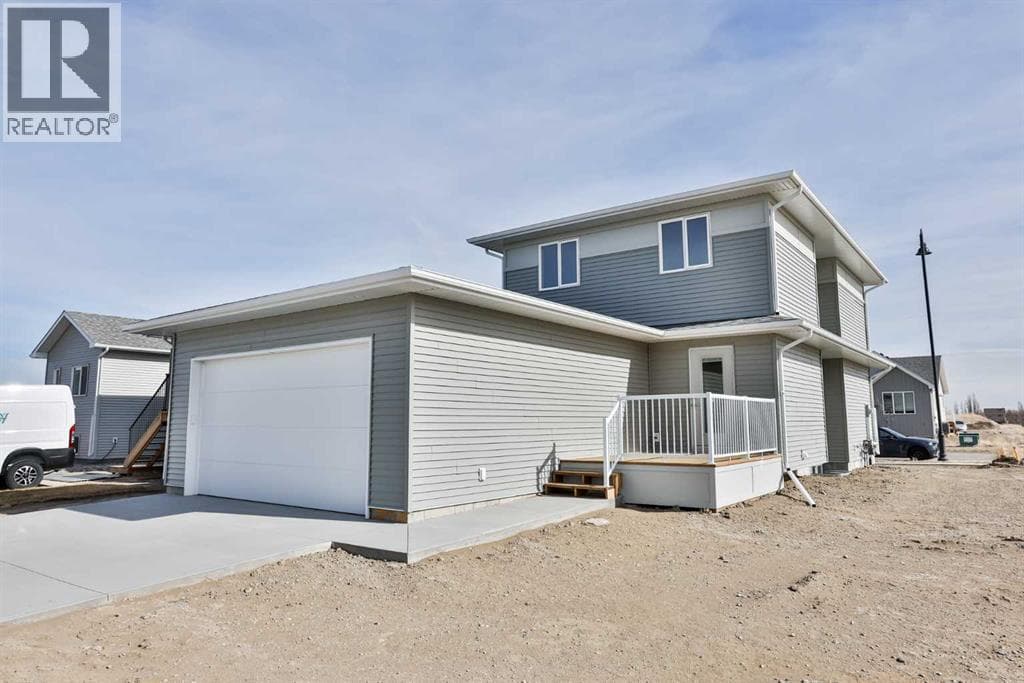 320 Aquitania Boulevard W — photo 2