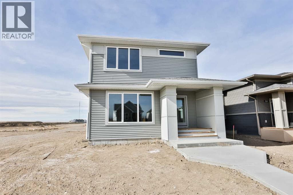 320 Aquitania Boulevard W