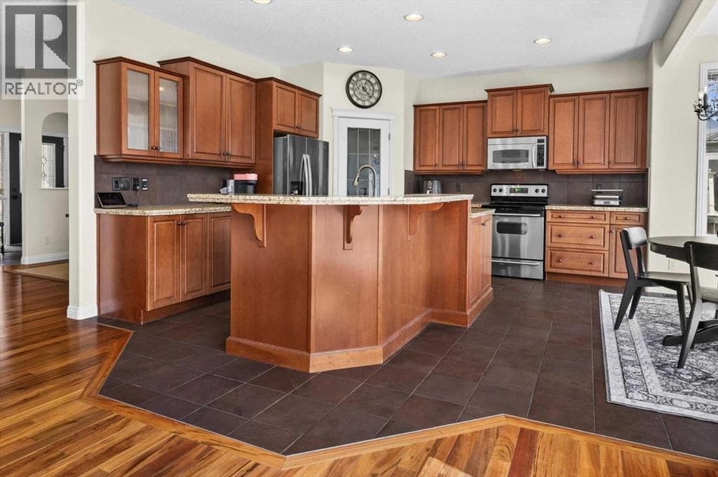 311 Royal Oak Circle NW — photo 4
