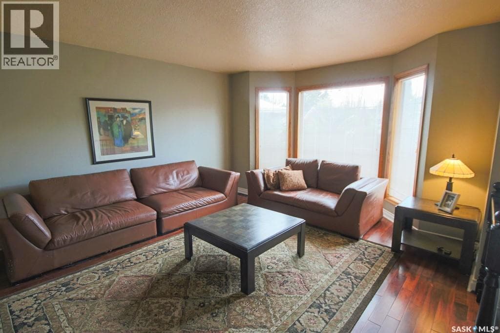 1666 Marshall CRESCENT — photo 5