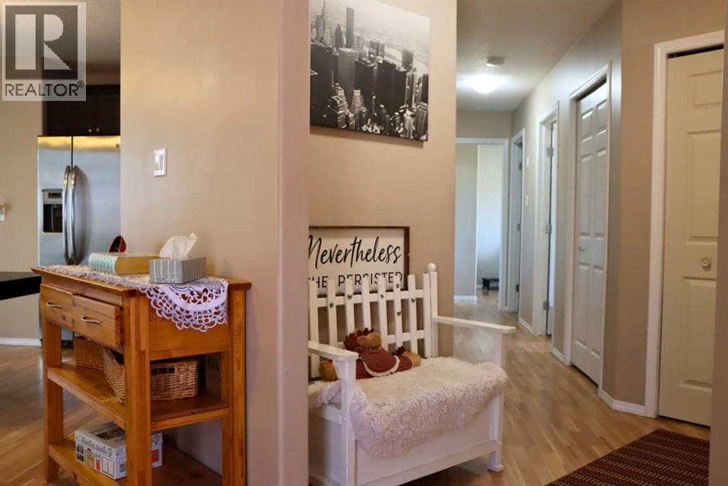 5203 52B Avenue — photo 4