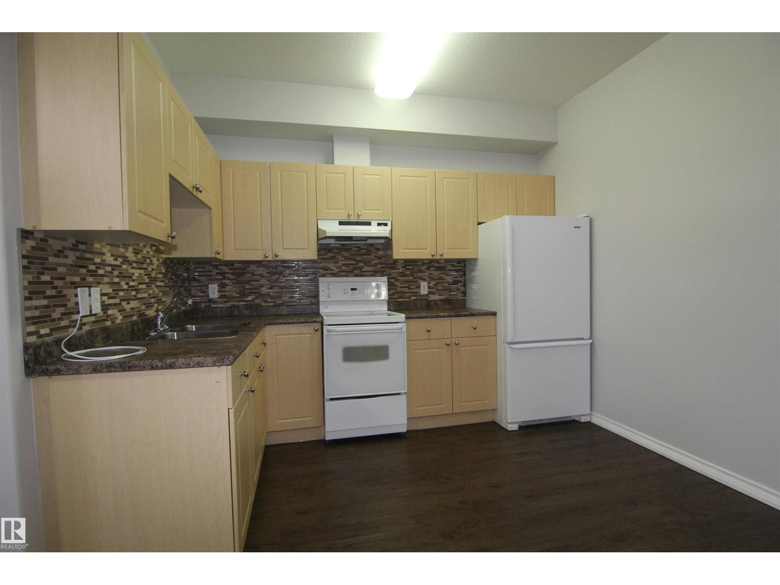 #127 8802 SOUTHFORT — photo 4