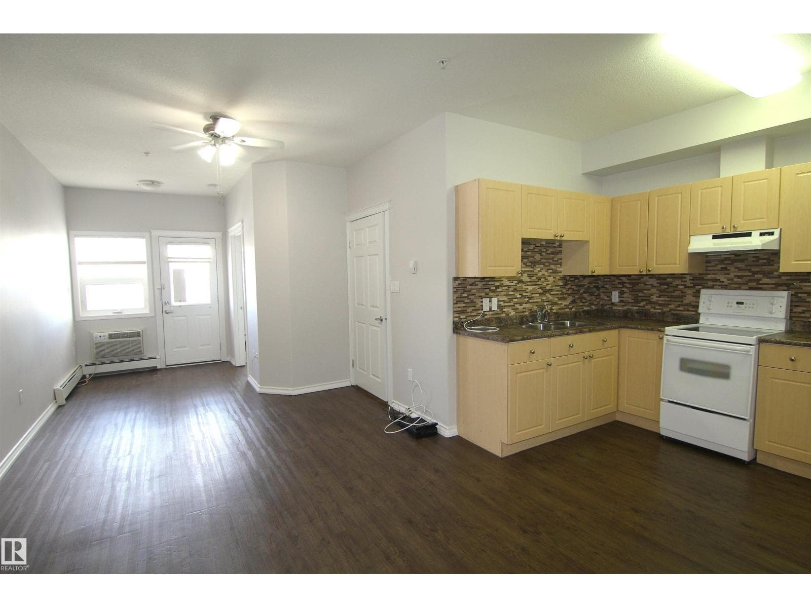 #127 8802 SOUTHFORT — photo 5