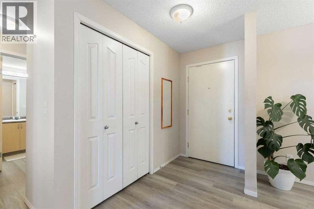 2320, 2371 Eversyde Avenue SW — photo 5