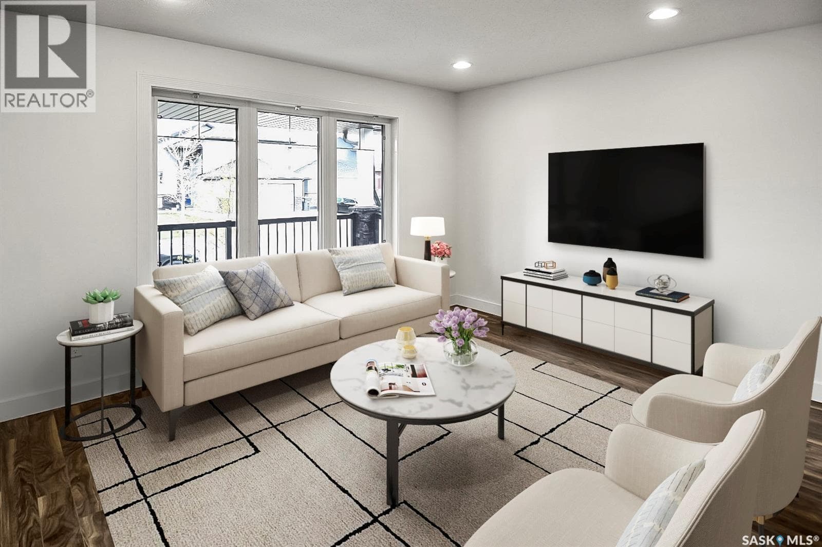 242 Geary CRESCENT — photo 3