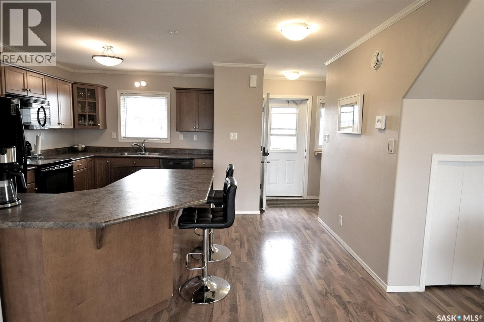 102 1022 Hampton CIRCLE — photo 4