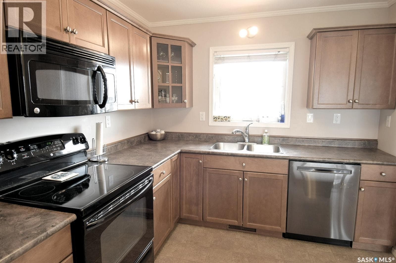 102 1022 Hampton CIRCLE — photo 3