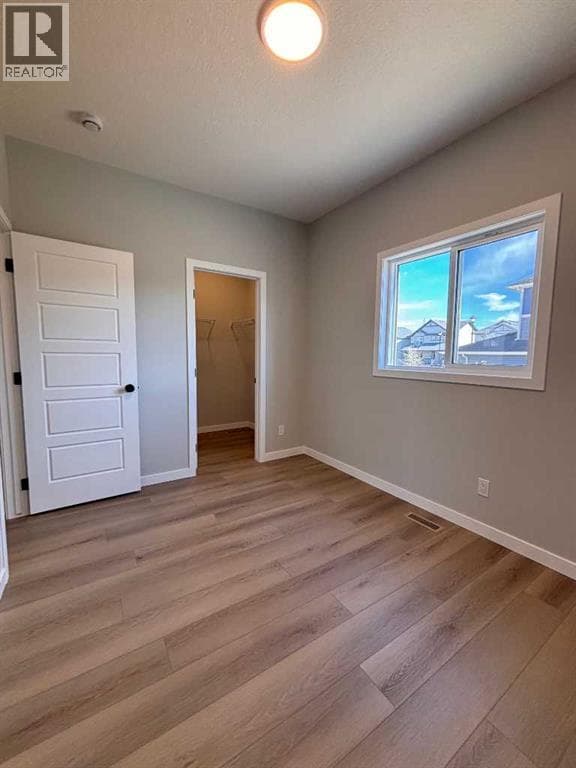 475 Baywater Green SW — photo 5