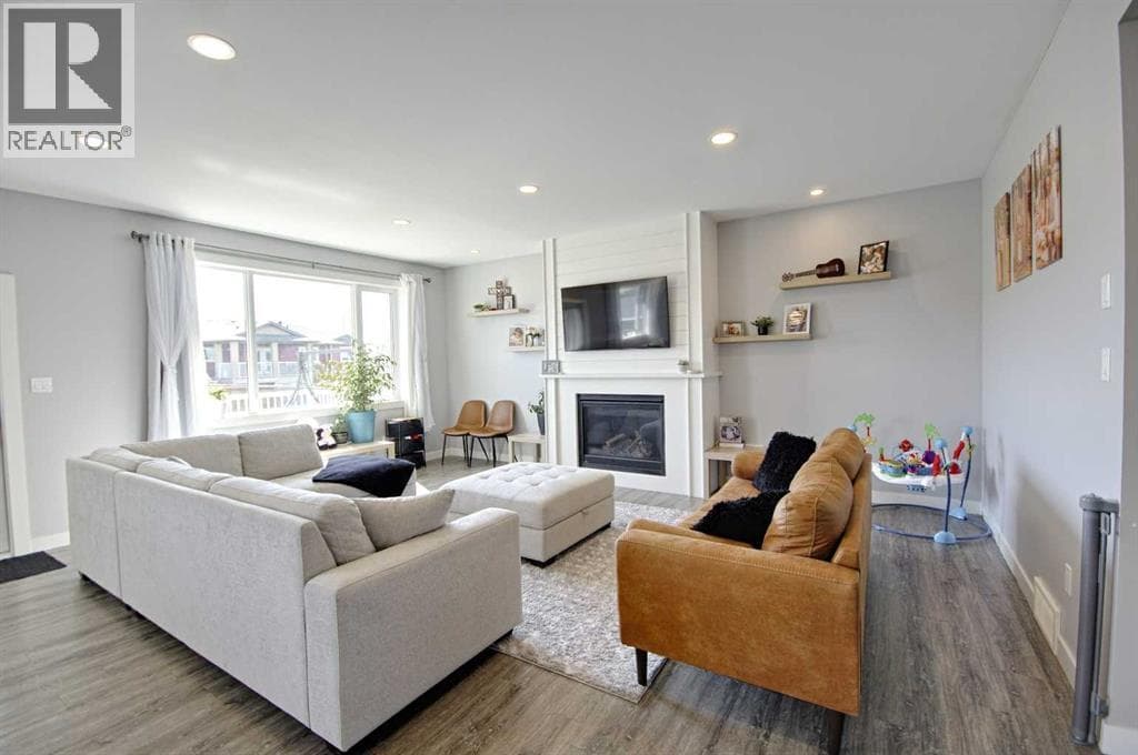 1019 7 Street W