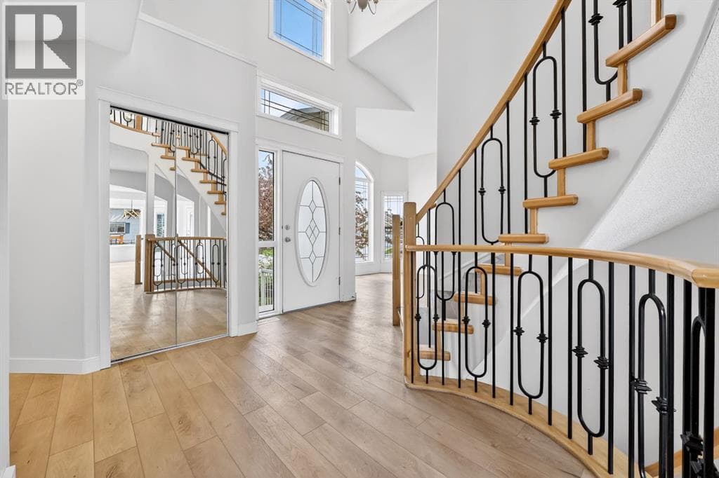 240 Cove Drive — photo 3