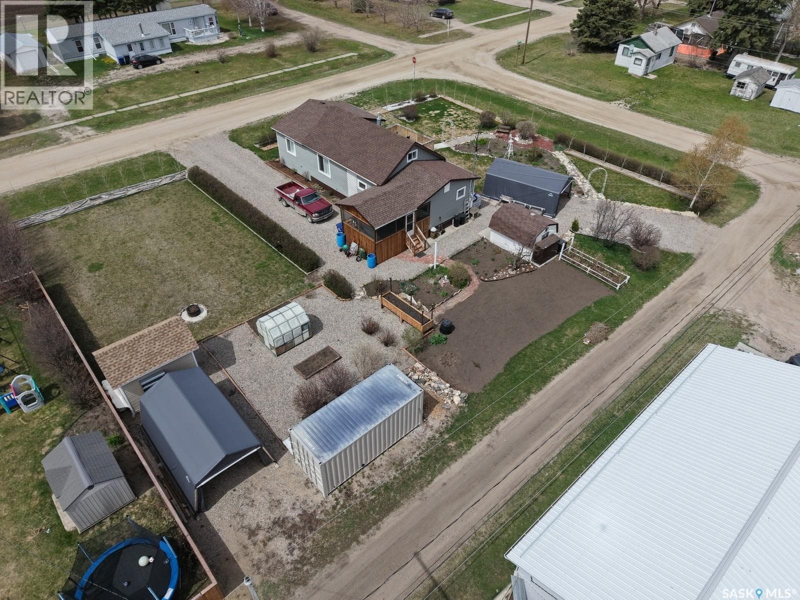 302 Rustad AVENUE — photo 5