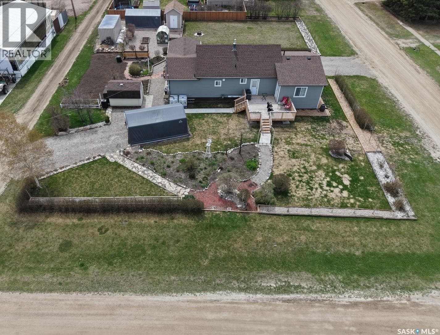 302 Rustad AVENUE — photo 2