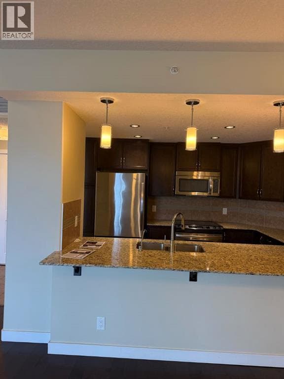 701, 16 Varsity Estates Circle NW — photo 2