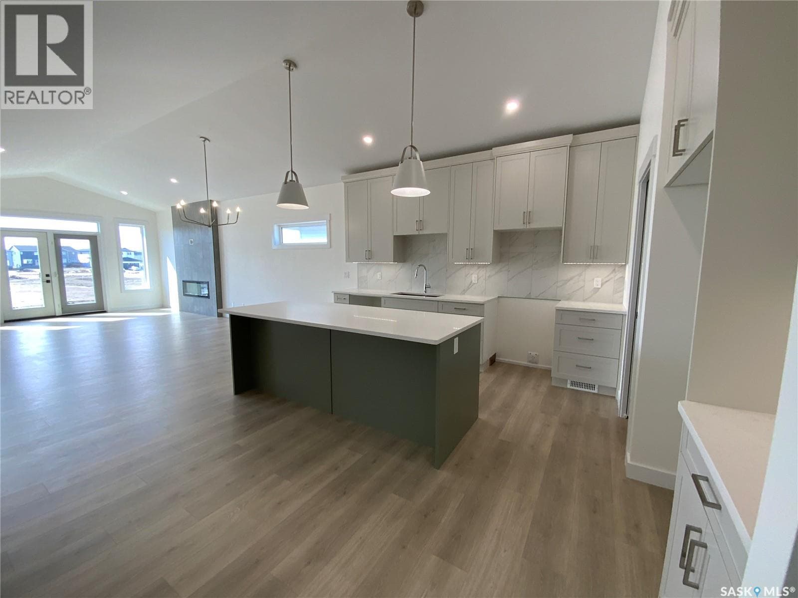 242 Doran WAY — photo 2