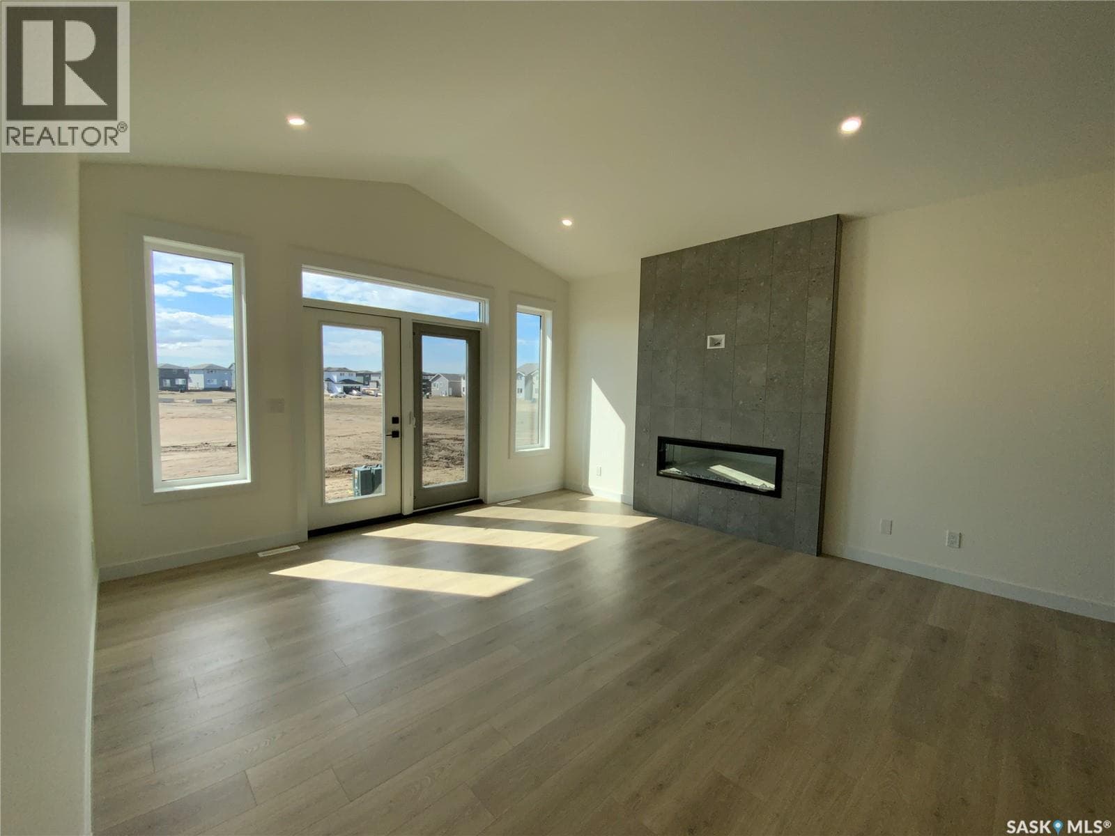 242 Doran WAY — photo 3