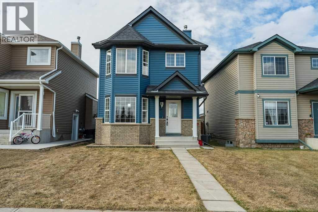 3 bed 2 bath single family at 11 Saddlemont Close NE — $529,999