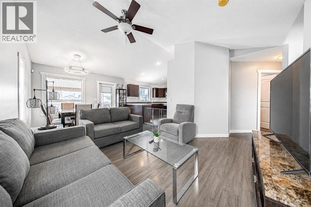 8 Jepsen Crescent — photo 4