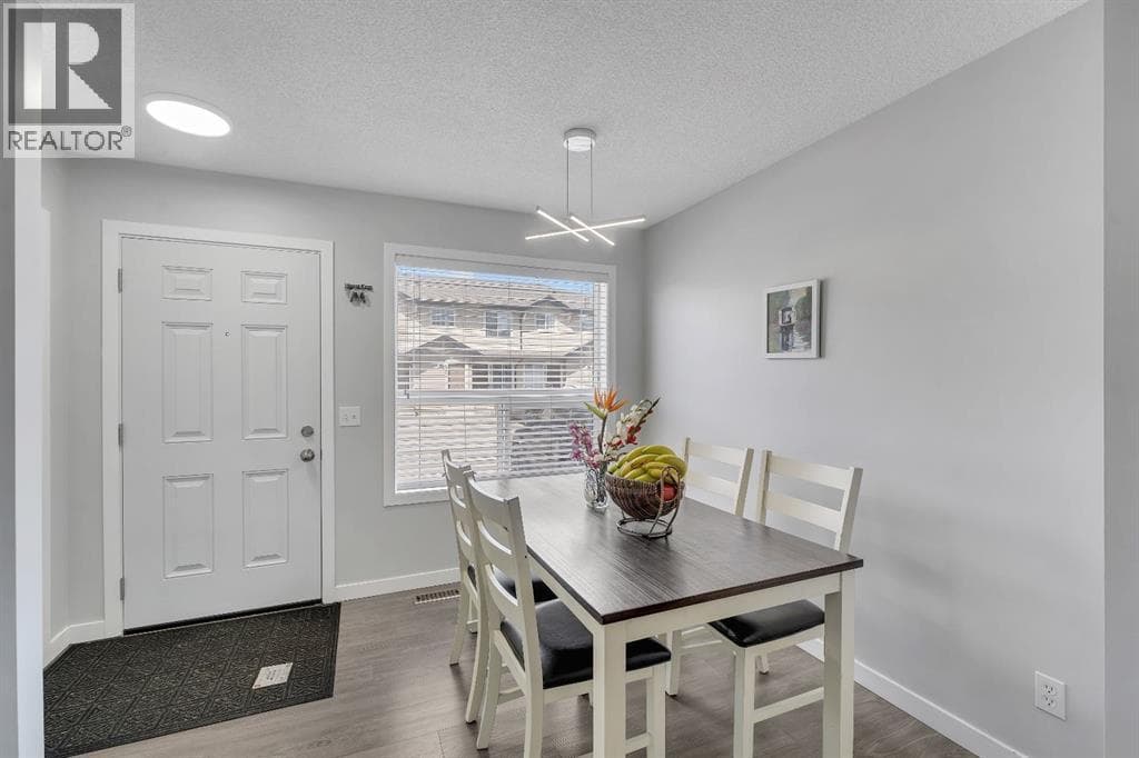 257 Saddlebrook Point NE — photo 4