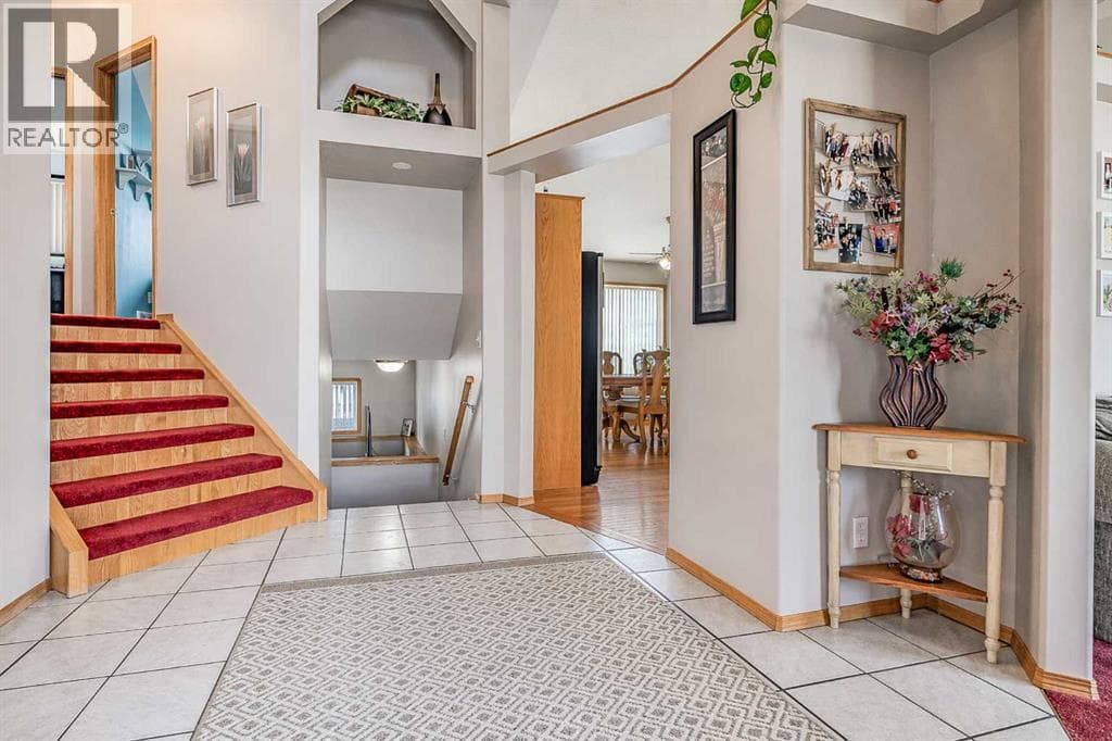 27 Upland Manor — photo 3