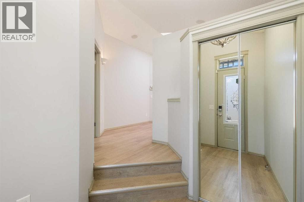 252 Prestwick Heights SE — photo 2
