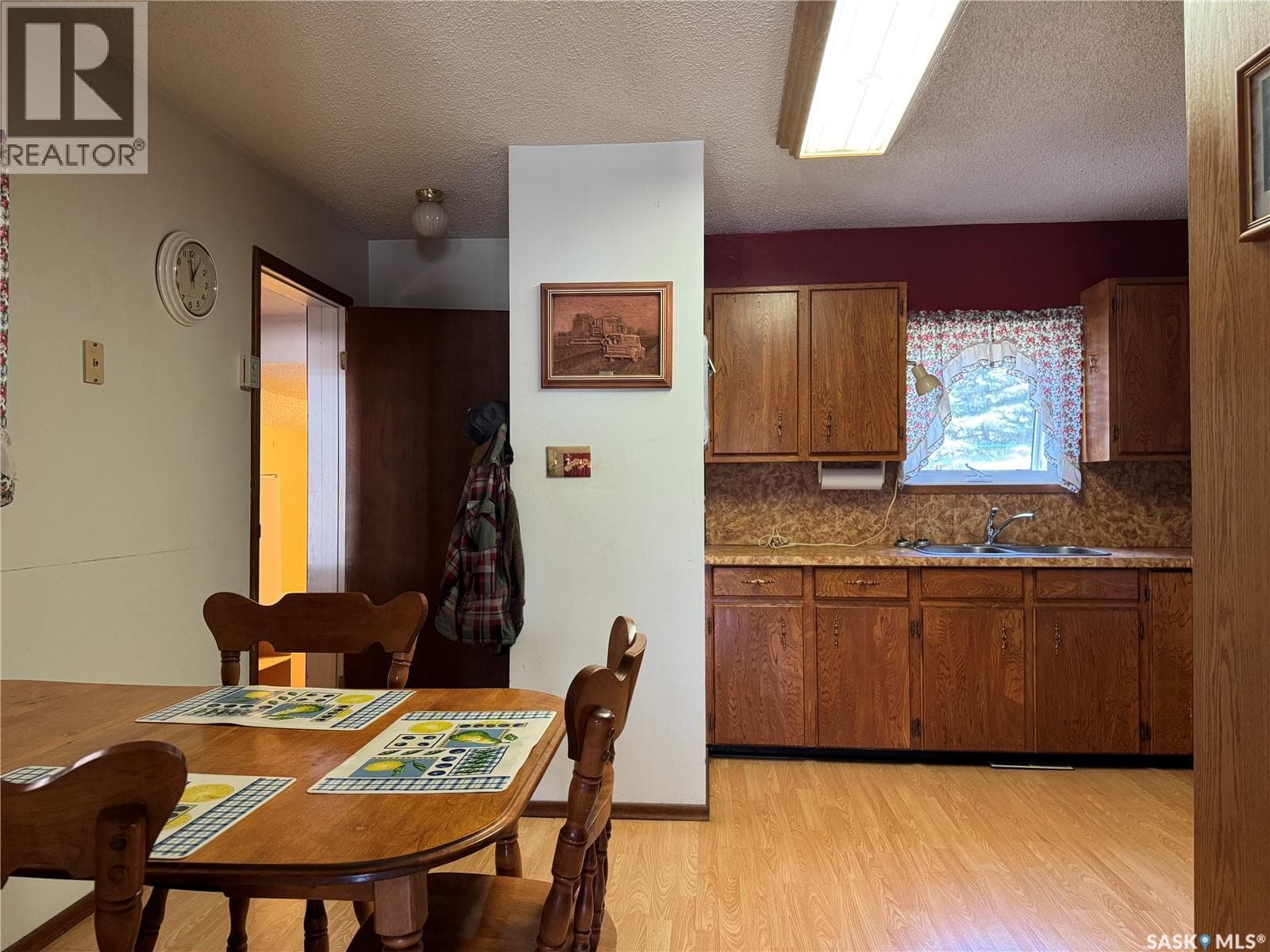728 McIntosh STREET — photo 5