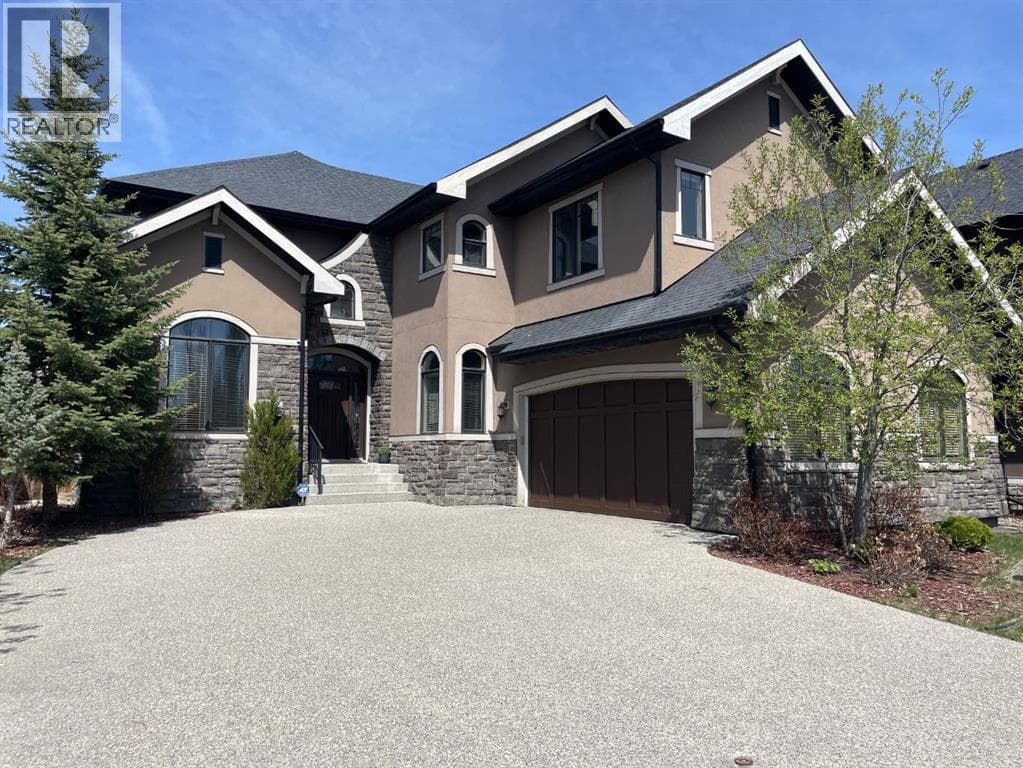 52 Wentworth Crescent SW — photo 2