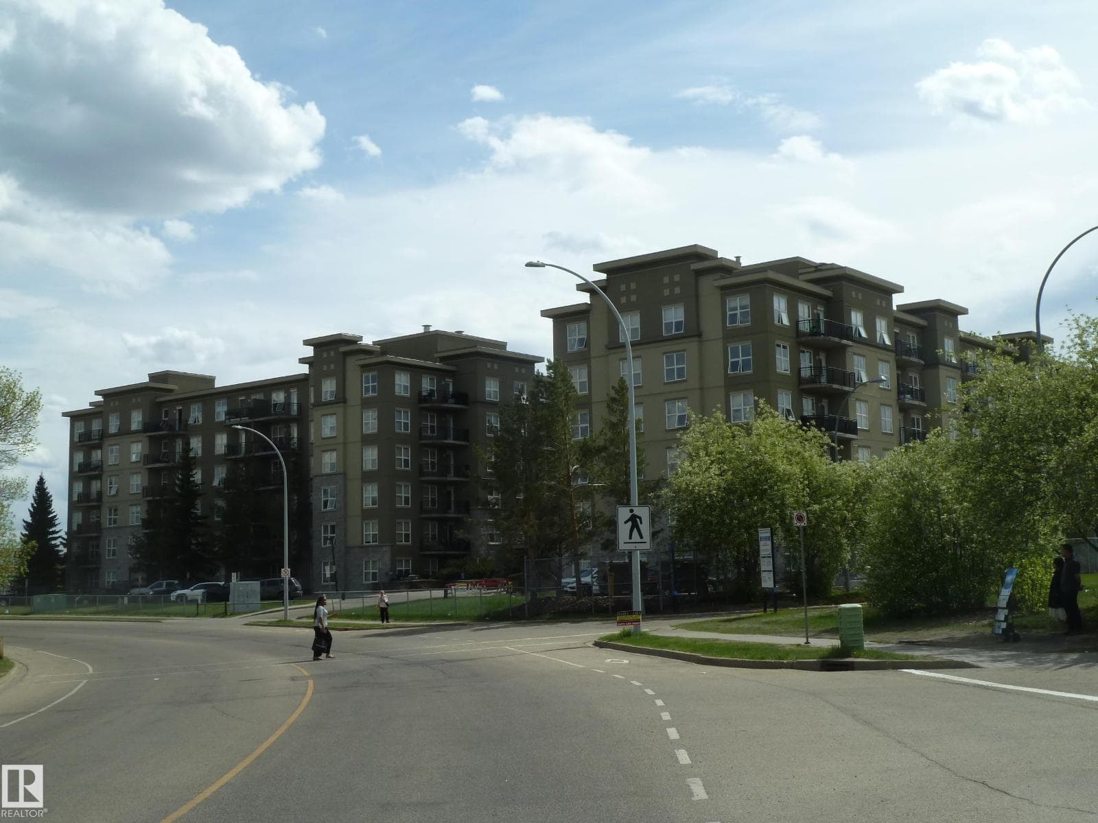 #1-104 4245 139 AV NW — photo 3
