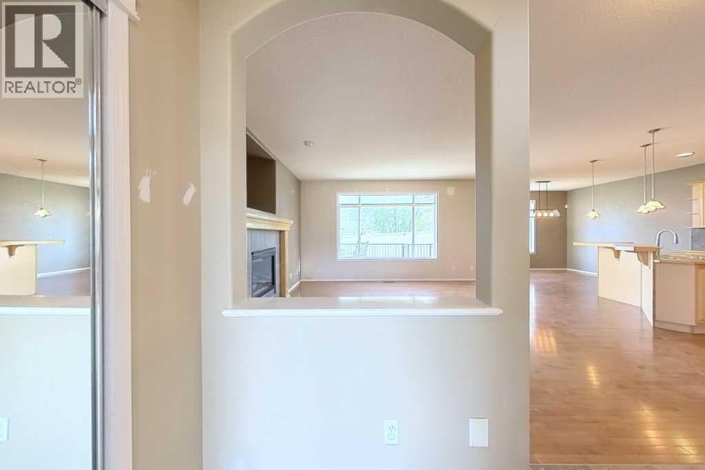 39 Simcoe Terrace SW — photo 3